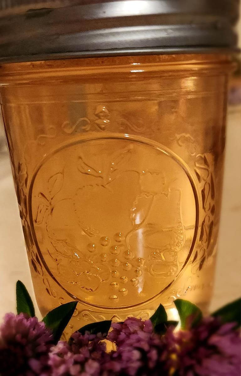 red sweet clover blossom jelly with flowers