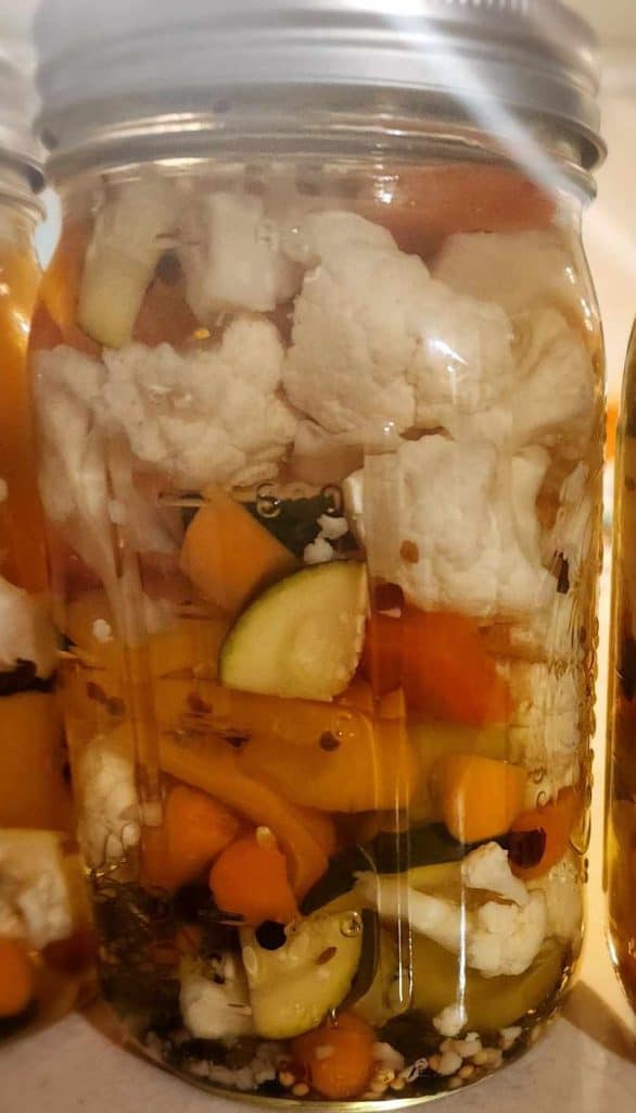 1 jar of canned pickled giardiniera