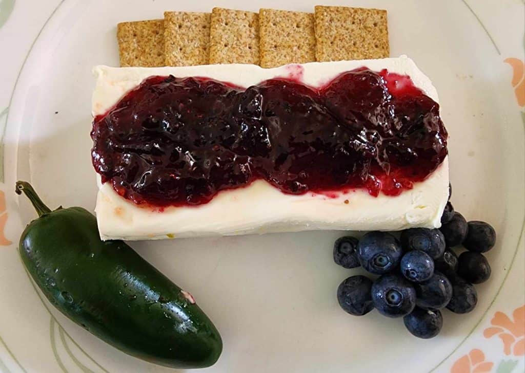 blueberry jalapeno jelly with cream cheese and crackers