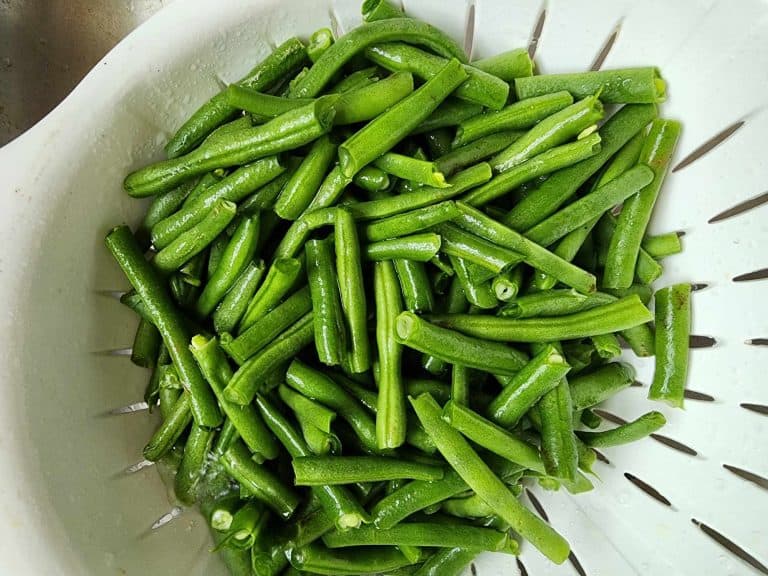 rinsing green beans for canning green beans, ham and potatoes