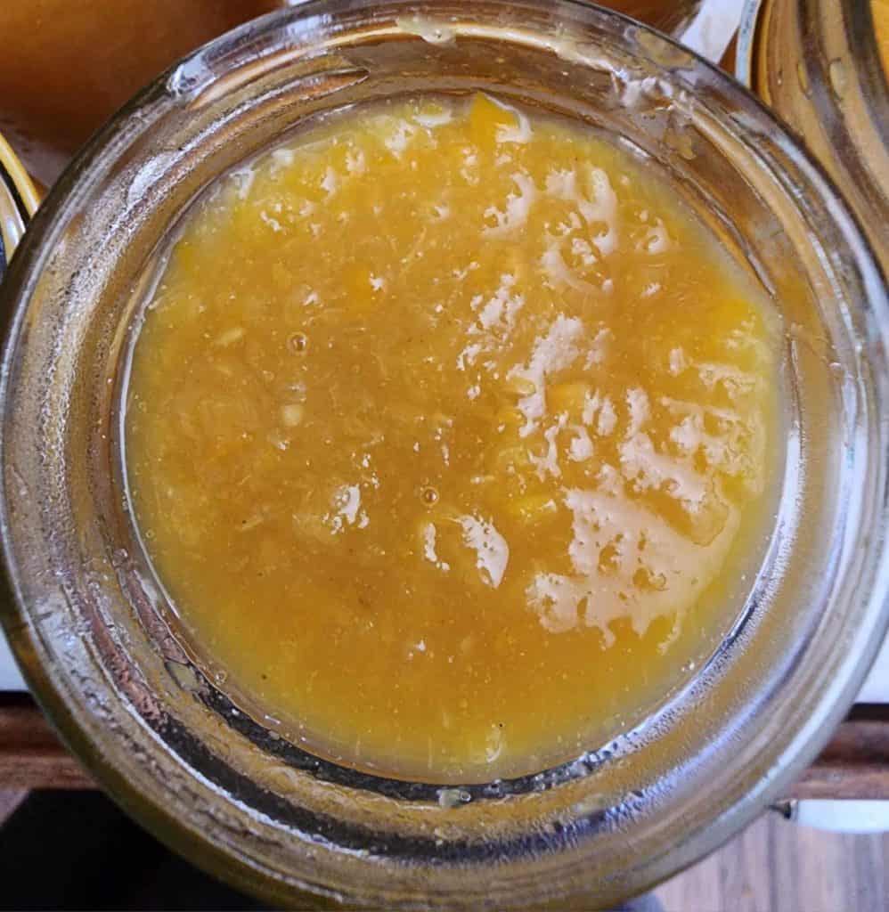 top of jar of peach habanero bbq sauce