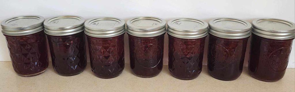 jars of canned cherry jalapeno jelly