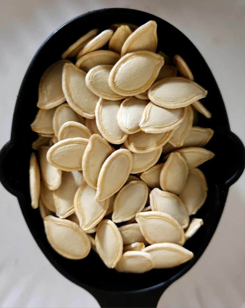 1 cup of pumpkin seeds for making roasted pumpkin seeds