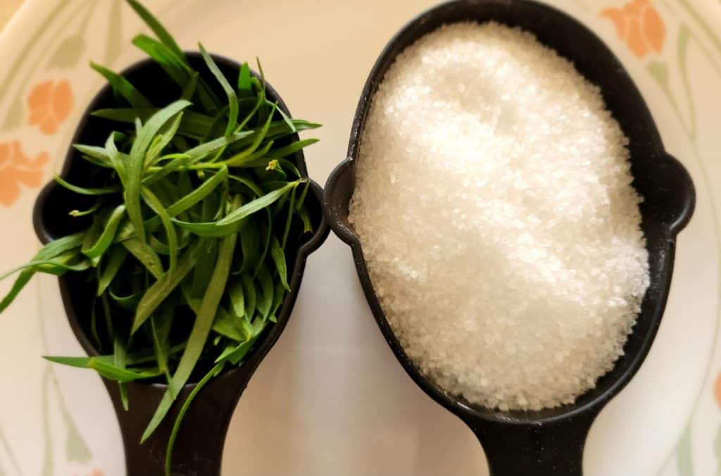 tarragon and salt to make tarragon salt