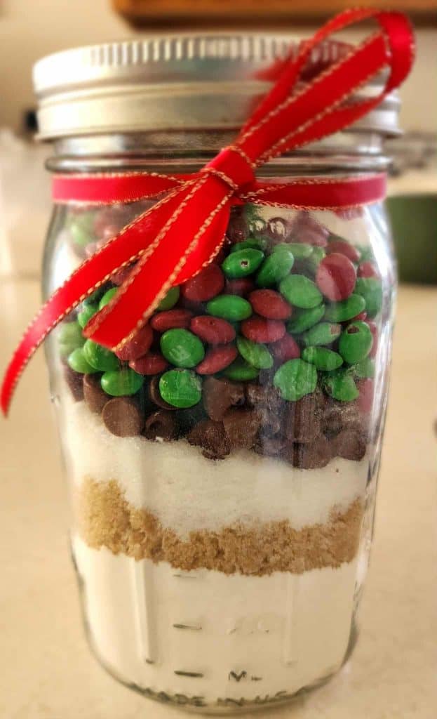 Added lid and bow to Christmas Cookies in a jar